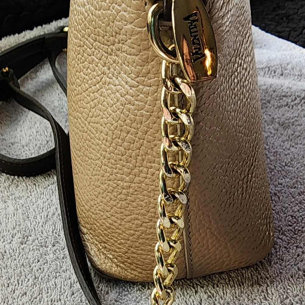 Valentina Italian Pebbled Leather Beige Women's Crossbody Bag EUC